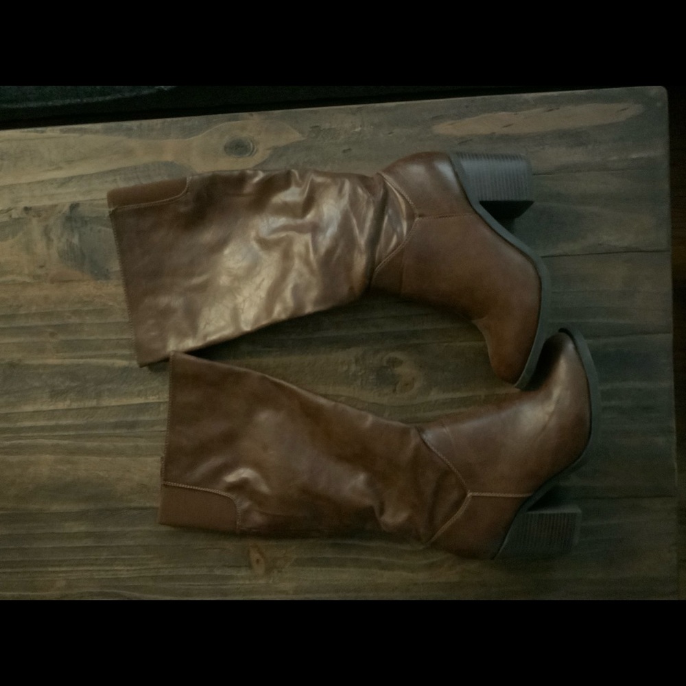Boots - Picture 4 of 4